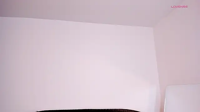 Emmaa Robertss online show from 02-26-25, 03:52