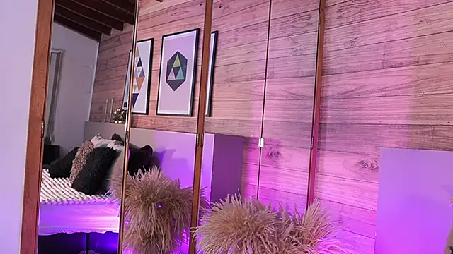 IzzyWild online show from 11-19-25, 11:21