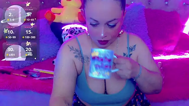 Snapshot of martina_bk chatting on 02-06-25, 02:22 martina bk online show from 02-06-25, 02:22