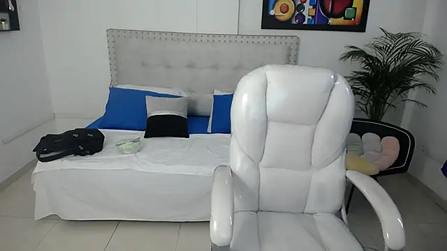 Chiqui milk  online show from 02-05-25, 07:20