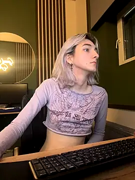 Mia Cheers online show from 11-20-25, 09:25