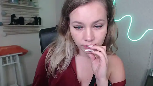 holly xglam online show from 12-04-24, 11:41