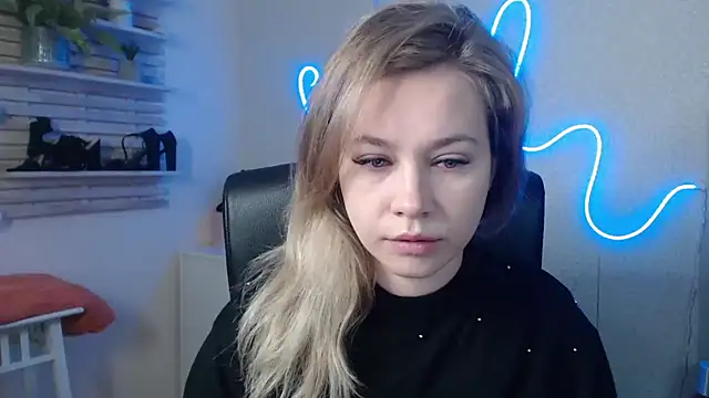 holly xglam online show from 12-18-24, 04:31