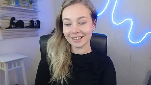 holly xglam online show from 01-28-25, 10:56