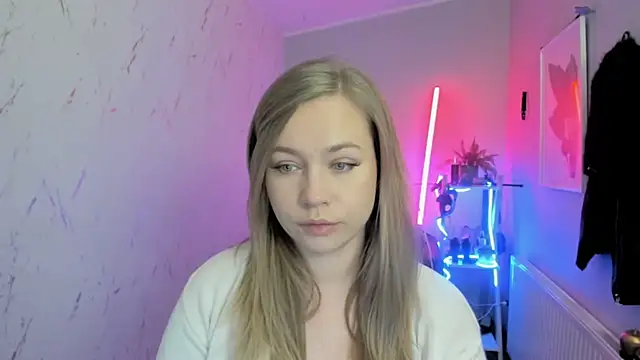 holly xglam online show from 11-20-25, 08:52