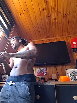 calientoboy online show from 03-06-25, 07:21