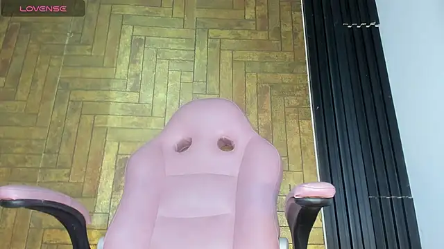 Lissalittlee online show from 02-12-25, 07:24