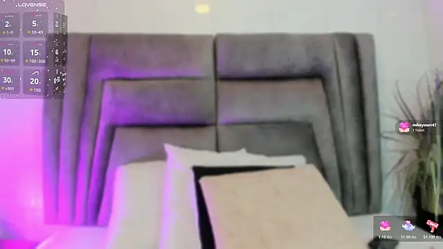 sophiee smith online show from 11-10-25, 10:58