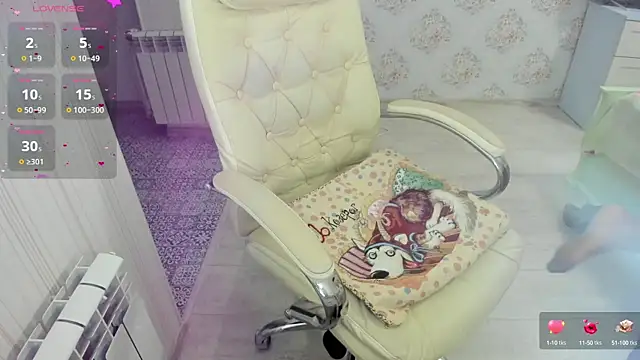 Snapshot of A_L_I_N_A chatting on 01-14-25, 01:15 A L I N A online show from 01-14-25, 01:15