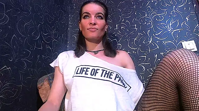 Strawberry Milfa online show from 02-16-26, 09:11