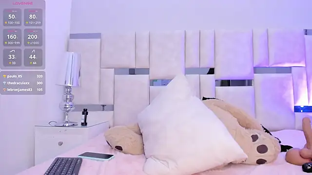 Snapshot of Miagiorgia_ chatting on 02-10-25, 09:25 Miagiorgia online show from 02-10-25, 09:25