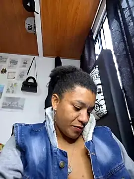 Snapshot of Selket11 chatting on 12-27-24, 02:22 Selket11 online show from 12-27-24, 02:22