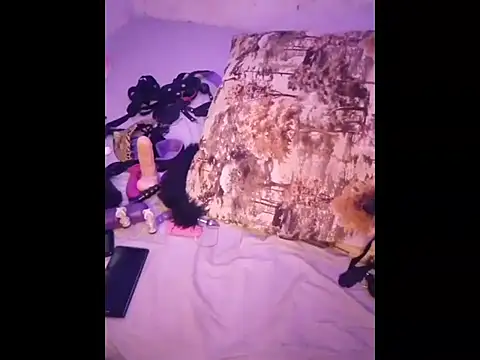 Snapshot of Freaky_Vannahs chatting on 02-08-26, 05:33 Freaky Vannahs online show from 02-08-26, 05:33