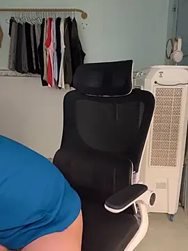 Snapshot of MinhTuanLive chatting on 03-16-25, 03:50 MinhTuanLive online show from 03-16-25, 03:50