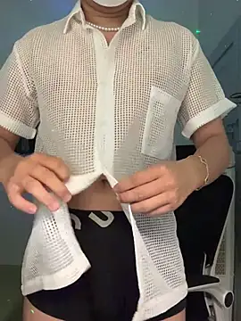 Snapshot of MinhTuanLive chatting on 03-17-25, 05:45 MinhTuanLive online show from 03-17-25, 05:45