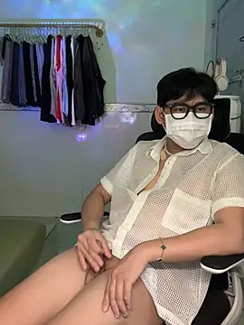 Snapshot of MinhTuanLive chatting on 03-17-25, 08:51 MinhTuanLive online show from 03-17-25, 08:51