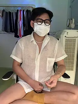 Snapshot of MinhTuanLive chatting on 03-17-25, 11:53 MinhTuanLive online show from 03-17-25, 11:53