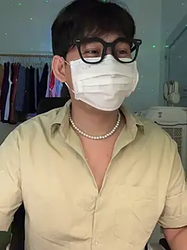 Snapshot of MinhTuanLive chatting on 03-20-25, 12:43 MinhTuanLive online show from 03-20-25, 12:43