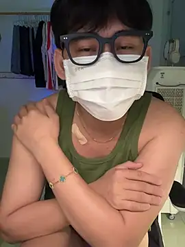 Snapshot of MinhTuanLive chatting on 03-22-25, 01:41 MinhTuanLive online show from 03-22-25, 01:41