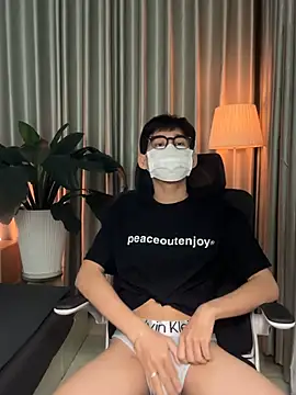 Snapshot of MinhTuanLive chatting on 02-11-26, 05:45 MinhTuanLive online show from 02-11-26, 05:45