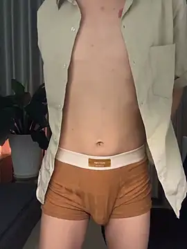 Snapshot of MinhTuanLive chatting on 02-15-26, 06:54 MinhTuanLive online show from 02-15-26, 06:54