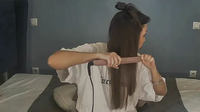 Snapshot of AnnaMaee chatting on 01-16-25, 11:27 AnnaMaee online show from 01-16-25, 11:27