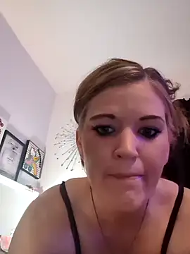 EverlynnCynn20 online show from 09-11-25, 10:15