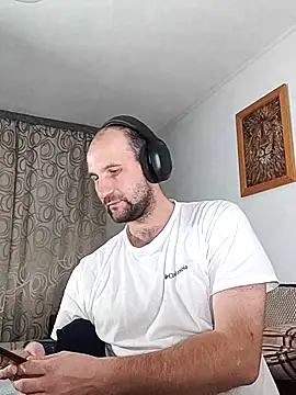 Snapshot of Popadosik_Mod chatting on 02-20-26, 06:19 Popadosik Mod online show from 02-20-26, 06:19