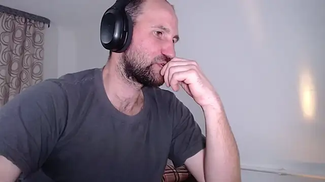 Snapshot of Popadosik_Mod chatting on 02-27-26, 05:35 Popadosik Mod online show from 02-27-26, 05:35