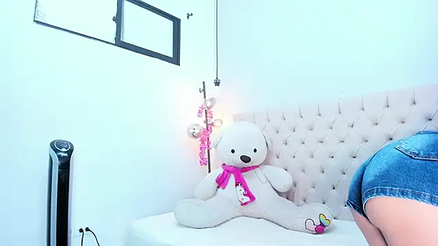 Victoria Coleman online show from 10-09-25, 07:34