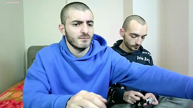 Snapshot of Barney_Tedd chatting on 12-31-24, 02:25 Barney Tedd online show from 12-31-24, 02:25