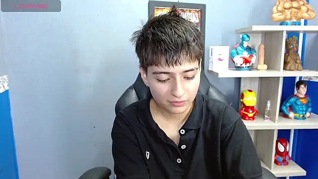 Snapshot of Bryce_Evans chatting on 12-24-24, 04:51 Bryce Evans online show from 12-24-24, 04:51