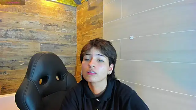 Snapshot of Bryce_Evans chatting on 03-21-25, 06:29 Bryce Evans online show from 03-21-25, 06:29