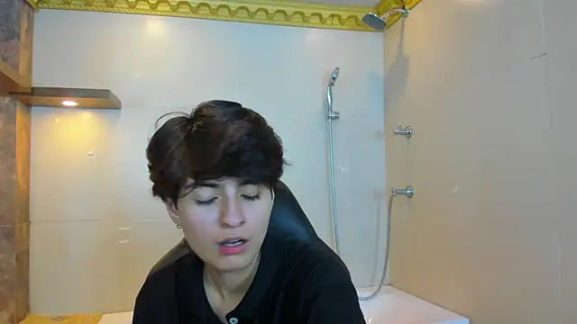 Snapshot of Bryce_Evans chatting on 10-14-25, 03:13 Bryce Evans online show from 10-14-25, 03:13