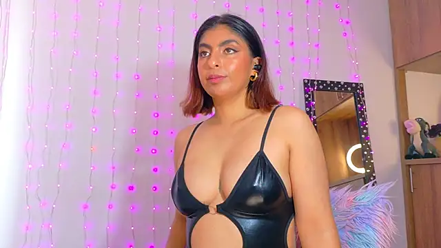 im anna  online show from 12-17-25, 04:02