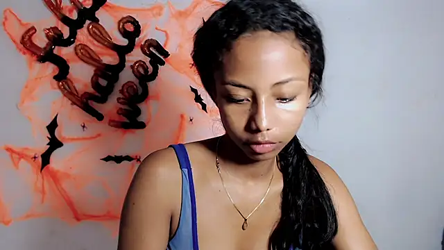 Snapshot of jasmin_brunette_ chatting on 10-14-25, 01:01 jasmin brunette online show from 10-14-25, 01:01