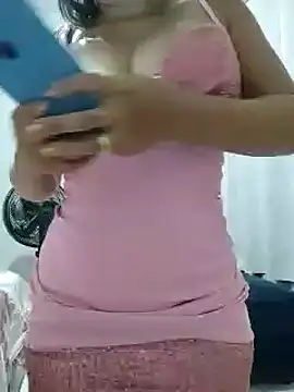 Snapshot of BrendaBittencourt chatting on 12-02-24, 11:07 BrendaBittencourt online show from 12-02-24, 11:07