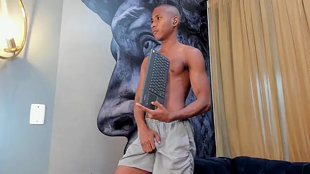 Snapshot of Ethan_Fox11 chatting on 01-10-25, 02:13 Ethan Fox11 online show from 01-10-25, 02:13