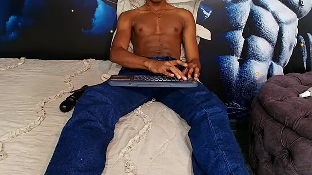 Snapshot of Ethan_Fox11 chatting on 02-15-25, 02:22 Ethan Fox11 online show from 02-15-25, 02:22