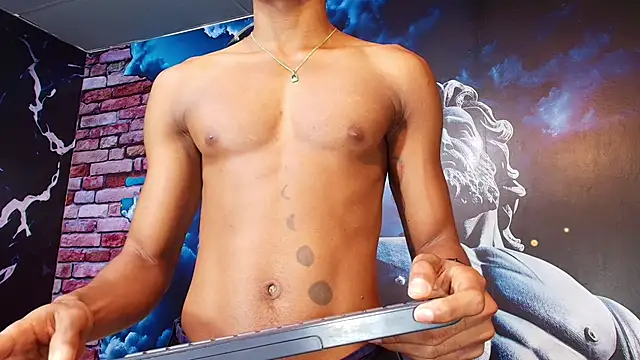 Snapshot of Ethan_Fox11 chatting on 02-17-25, 05:21 Ethan Fox11 online show from 02-17-25, 05:21