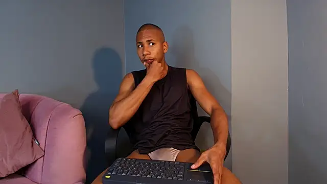 Snapshot of Ethan_Fox11 chatting on 02-28-25, 02:09 Ethan Fox11 online show from 02-28-25, 02:09