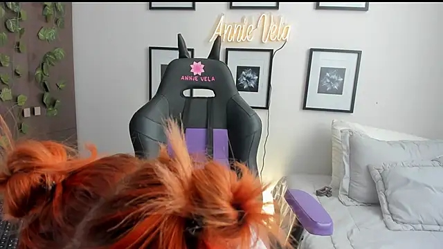 Annie Velas  online show from 02-04-26, 09:20