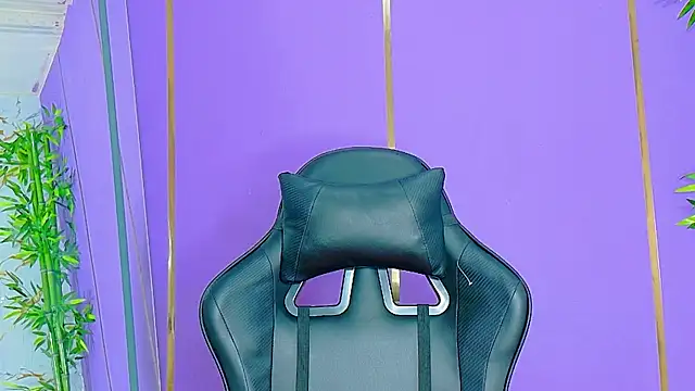 Snapshot of scarlet-jonesx chatting on 10-19-25, 01:17 scarlet-jonesx online show from 10-19-25, 01:17