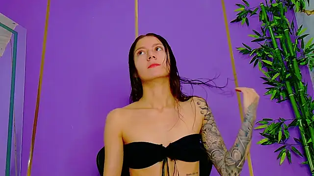 Snapshot of scarlet-jonesx chatting on 10-27-25, 07:18 scarlet-jonesx online show from 10-27-25, 07:18