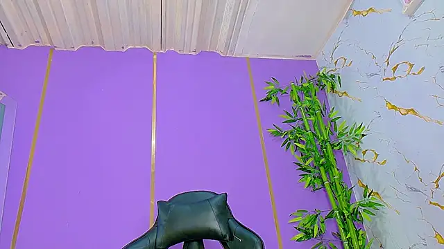 Snapshot of scarlet-jonesx chatting on 11-02-25, 11:07 scarlet-jonesx online show from 11-02-25, 11:07