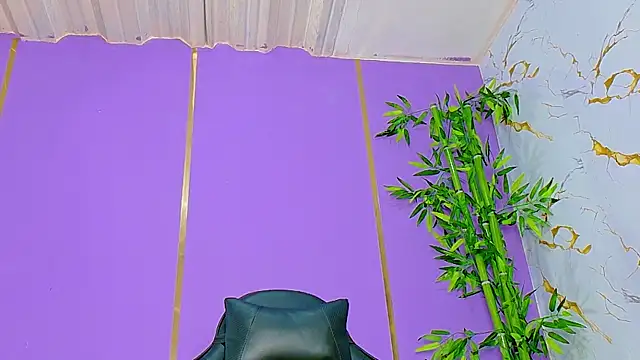 Snapshot of scarlet-jonesx chatting on 11-06-25, 02:01 scarlet-jonesx online show from 11-06-25, 02:01