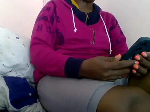 Hot-zeenah online show from 09-16-25, 05:25