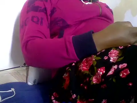Hot-zeenah online show from 10-05-25, 06:56