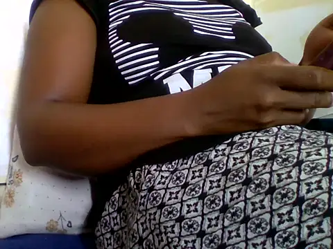 Hot-zeenah online show from 10-11-25, 06:12