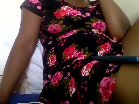 Hot-zeenah online show from 11-01-25, 08:16